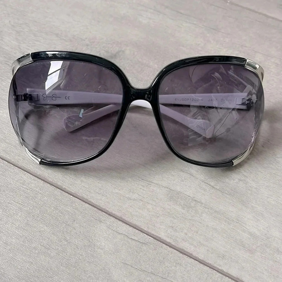 JESSICA SIMPSON NWOT Oversized Sunglasses Black White Silver. - Picture 1 of 7